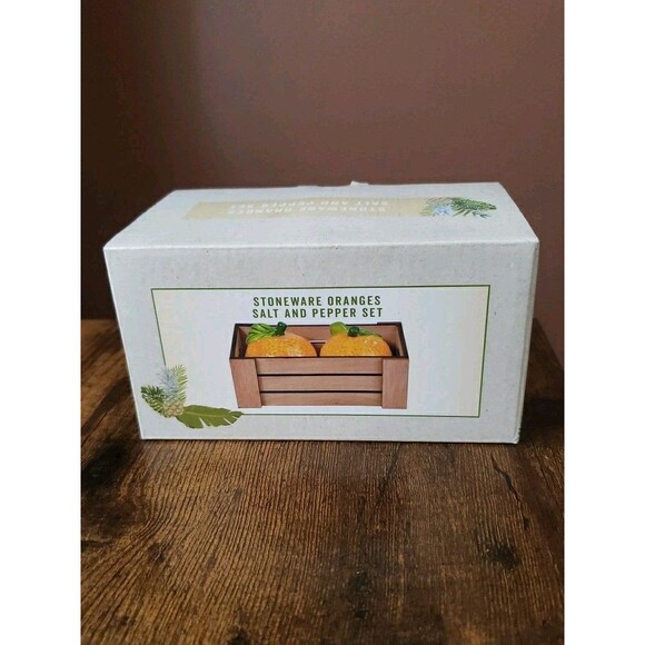 Cracker Barrel Stoneware Oranges Salt & Pepper Set Fruit Crate Vintage Kitsch - Picture 12 of 15